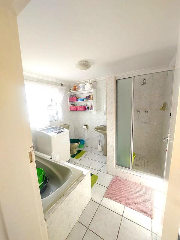 To Let 2 Bedroom Property for Rent in Goodwood Central Western Cape